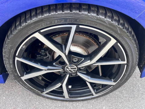 2017 Volkswagen Golf R 4Motion