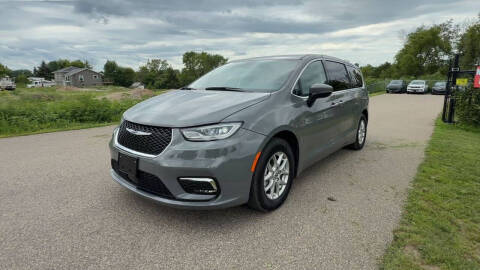 2023 Chrysler Pacifica Touring L