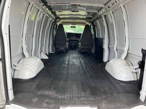 2023 Chevrolet Express 2500