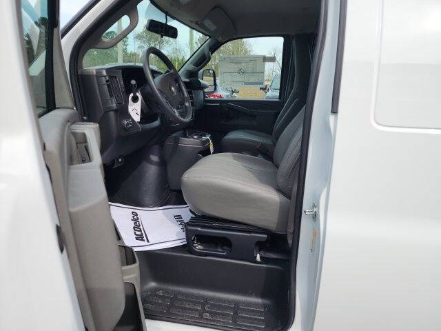 2025 Chevrolet Express 2500