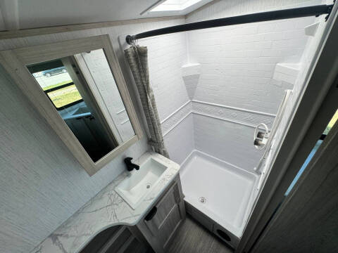 2023 Cruiser RV SHADOW CRUISER 228RKS