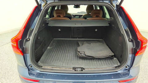 2023 Volvo XC60 B6 Ultimate Bright Theme