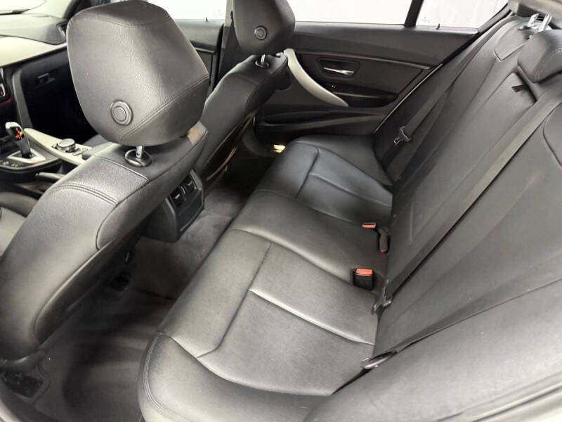 2017 BMW 3 Series 320i