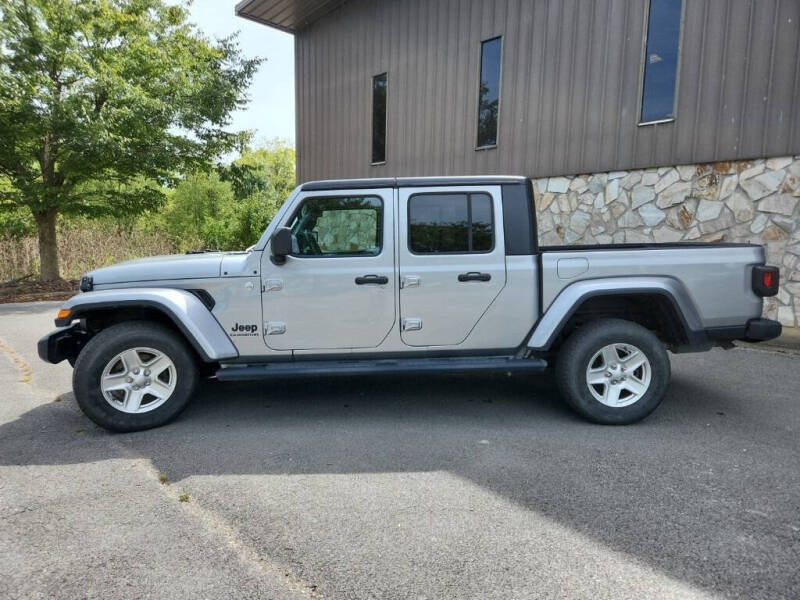 Used 2021 Jeep Gladiator Sport S with VIN 1C6HJTAG4ML547264 for sale in Maysville, KY