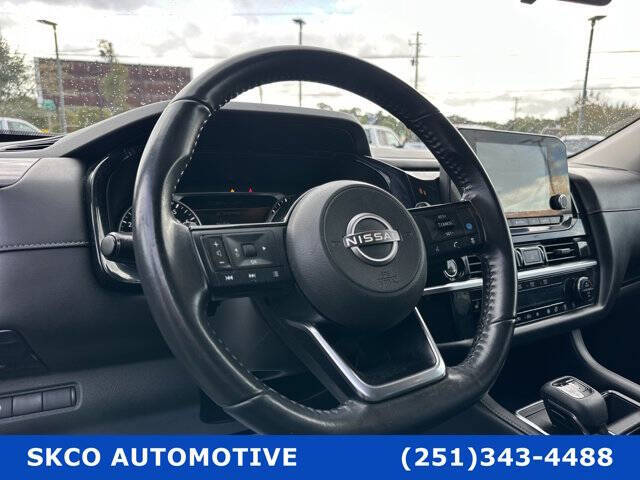 2022 Nissan Pathfinder SV