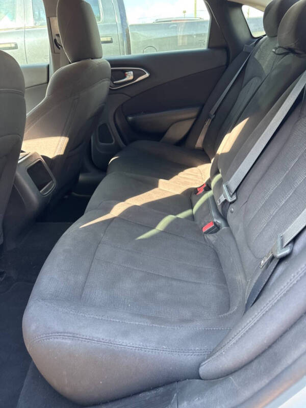 2016 Chrysler 200 Limited