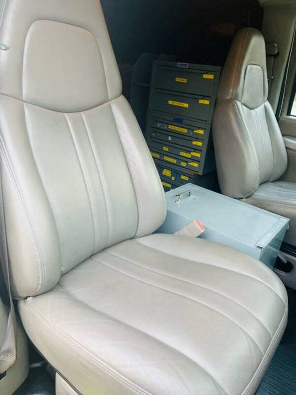 2000 Chevrolet Express G2500