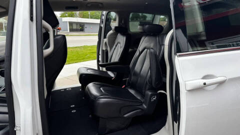 2020 Chrysler Voyager LXi
