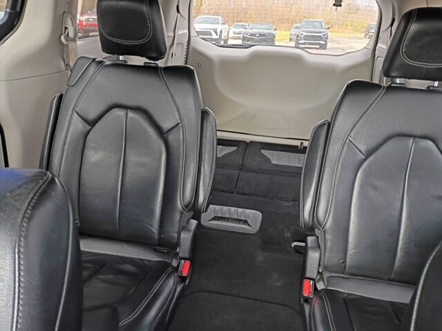 2022 Chrysler Pacifica Touring L