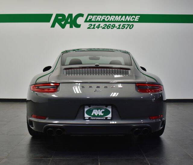 2018 Porsche 911 Carrera
