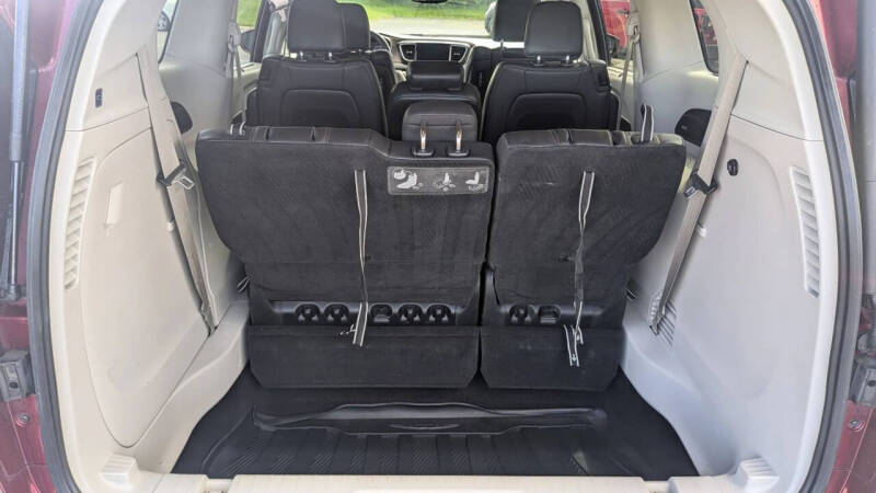 2017 Chrysler Pacifica Touring-L Plus
