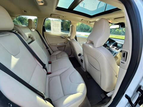 2015 Volvo XC60 T6 Platinum