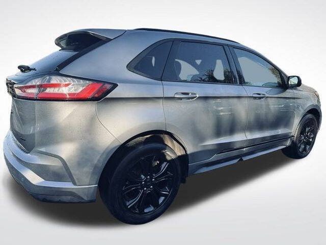 2022 Ford Edge SE