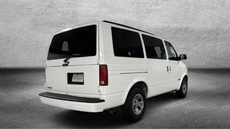2002 Chevrolet Astro LS