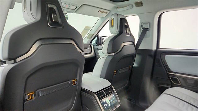 2023 Rivian R1T Adventure