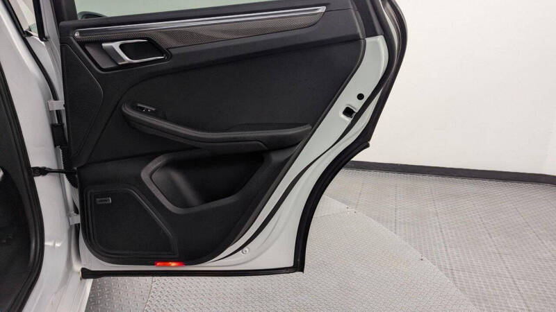 2016 Porsche Macan Turbo