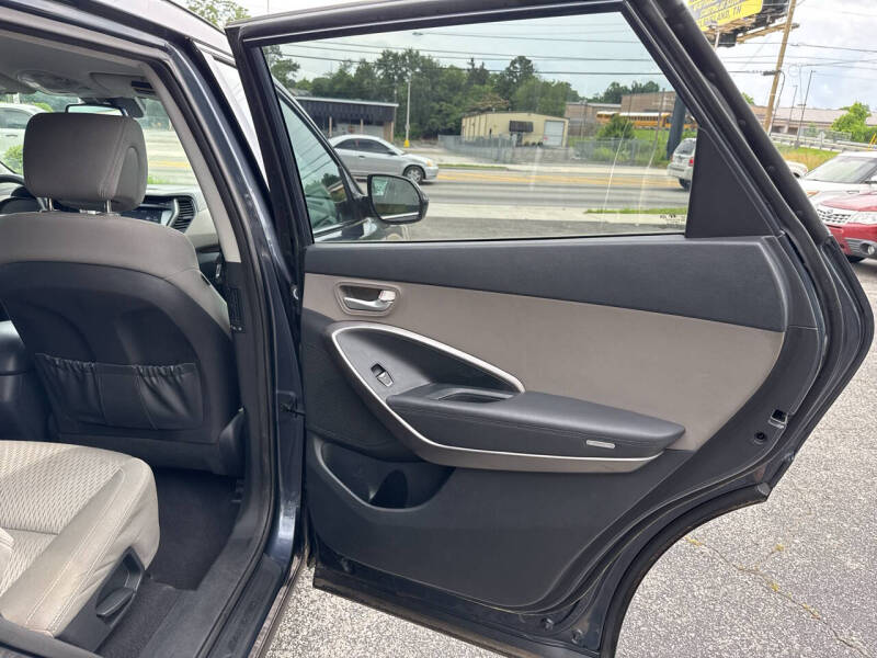 2017 Hyundai Santa Fe SE