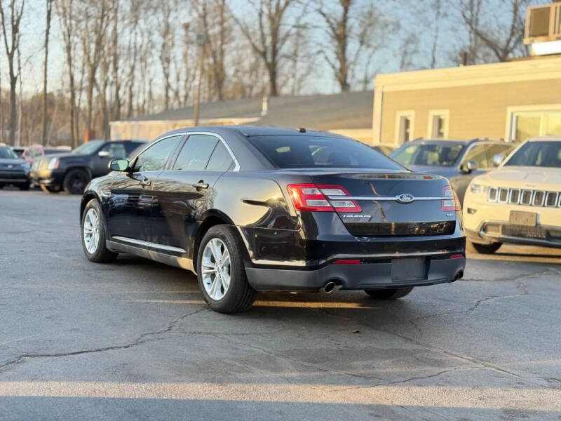 2016 Ford Taurus SEL