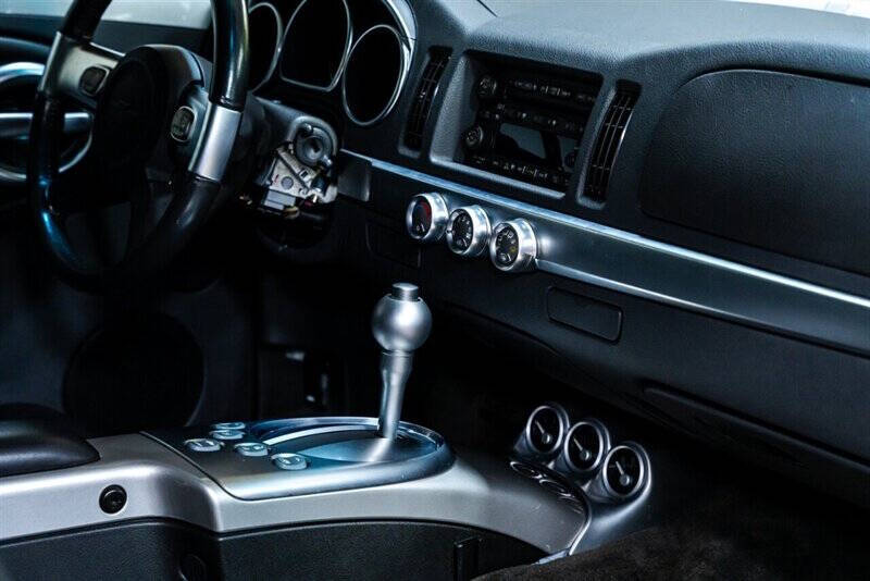 2004 Chevrolet SSR LS