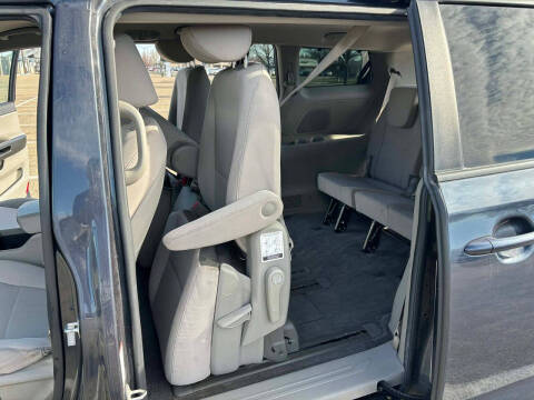 2017 Kia Sedona LX