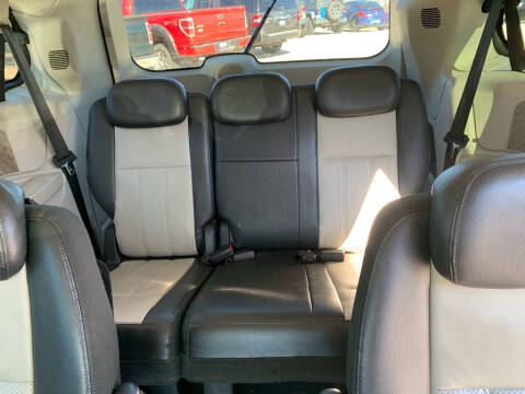 2010 Chrysler Town and Country Touring Plus