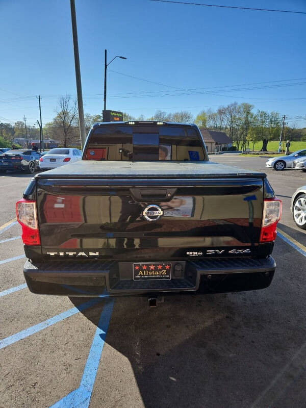 2017 Nissan Titan SV