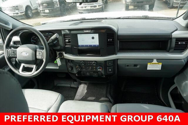 2025 Ford F-350 Super Duty XL