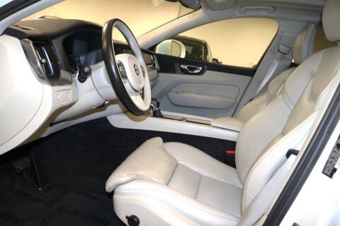 2019 Volvo XC60 T5 Momentum