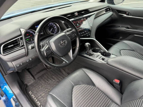 2020 Toyota Camry Hybrid SE