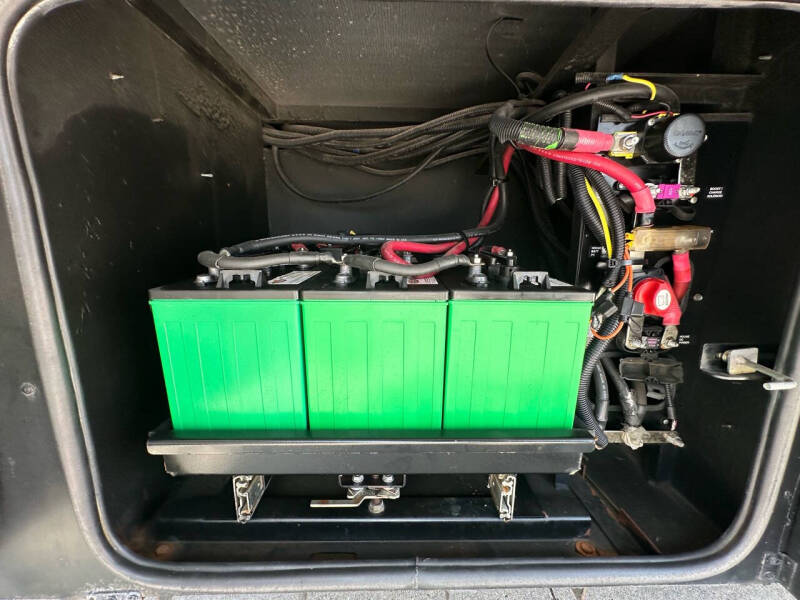 2015 Tiffin Allegro Bus 45’ 1.5 Bath, 450hp Dies