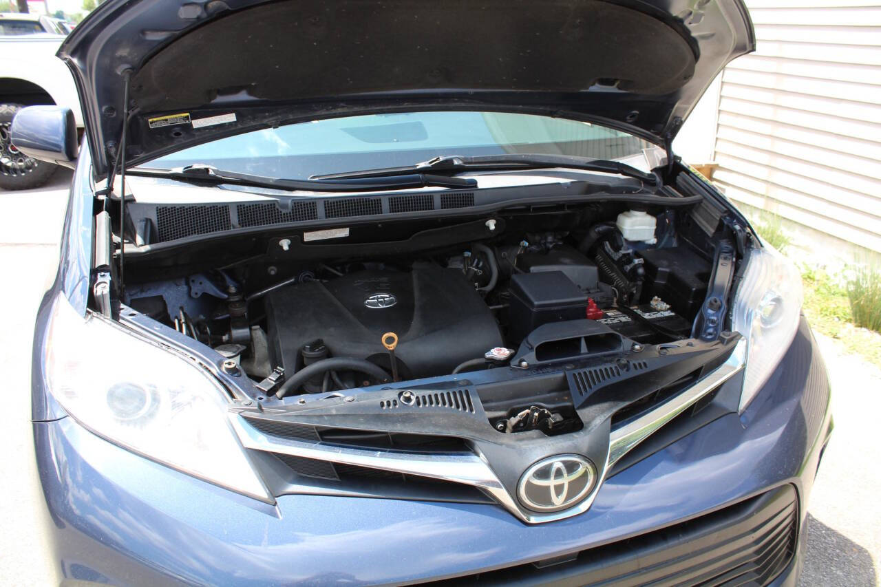 2020 Toyota Sienna for sale at Auto Force USA in Elkhart, IN