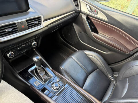 2018 Mazda MAZDA3 Touring