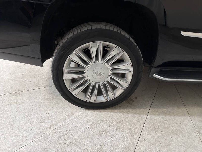 2019 Cadillac Escalade Standard