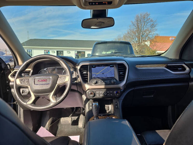 2017 GMC Acadia Denali