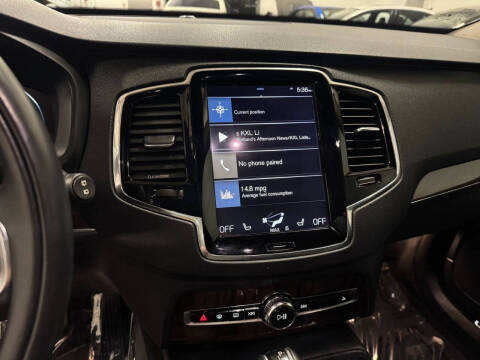 2016 Volvo XC90 T6 Momentum