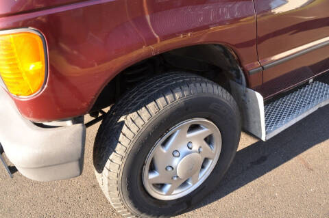 2005 Ford E-Series E-350 SD XLT