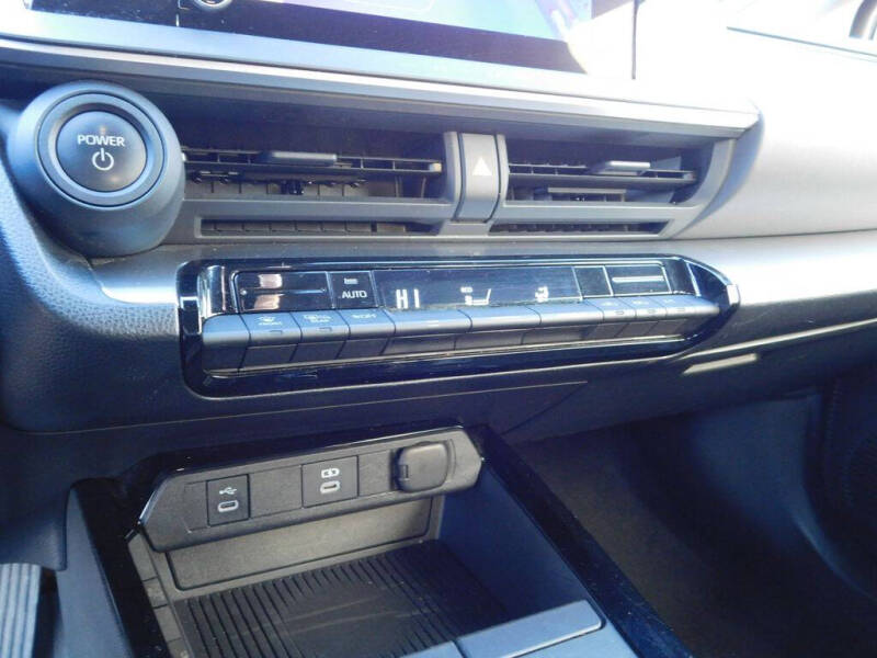 2024 Toyota Prius LE