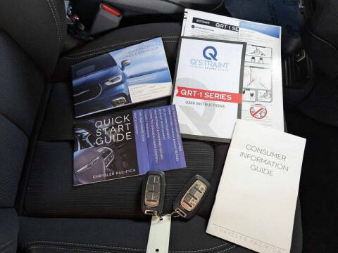 2024 Chrysler Pacifica Touring