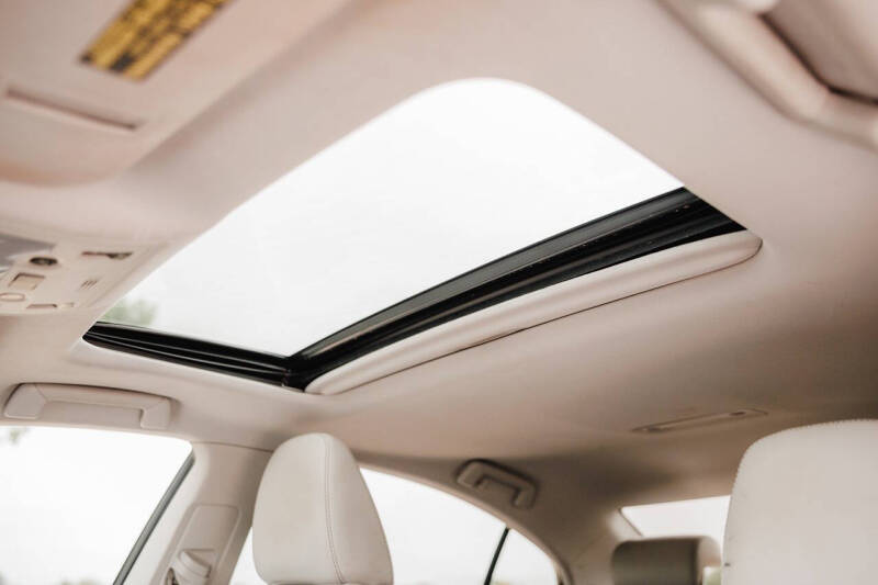 2013 Lexus ES 300h