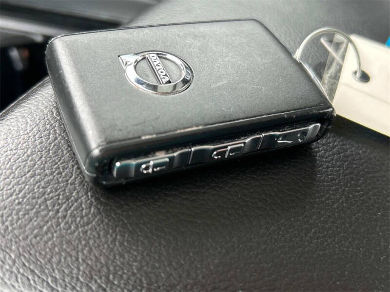 2022 Volvo S60 B5 Momentum