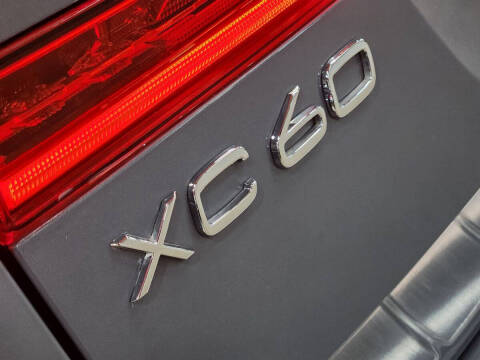 2023 Volvo XC60 Recharge T8 Plus Bright Theme