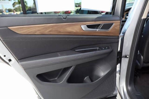 2025 Volkswagen Atlas SE