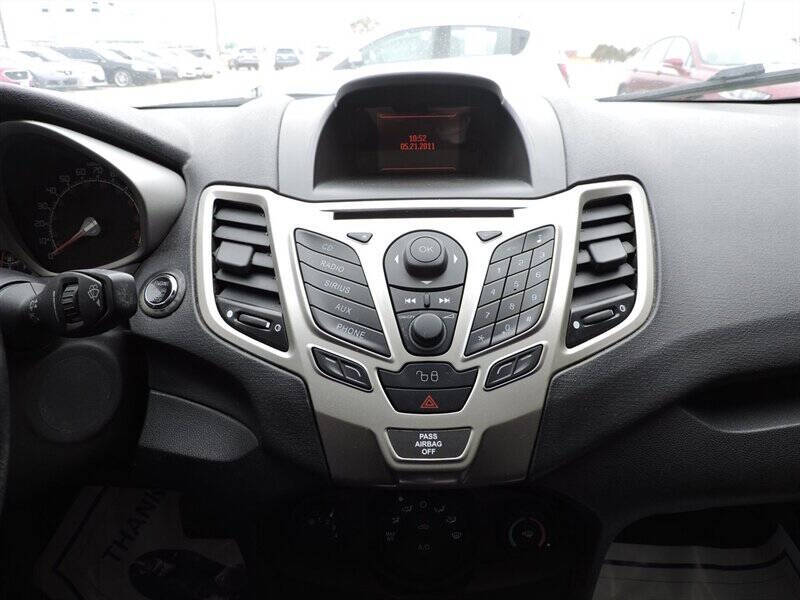 2011 Ford Fiesta SES
