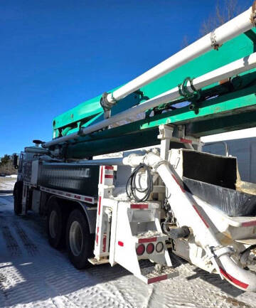 2003 Mack MR688S