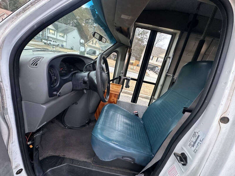 2002 Ford E-Series E-350 SD