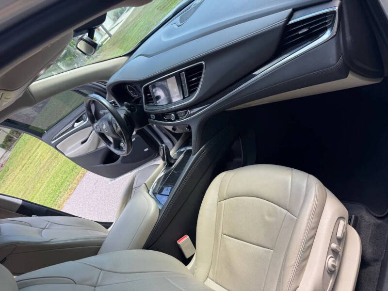 2020 Buick Enclave Essence