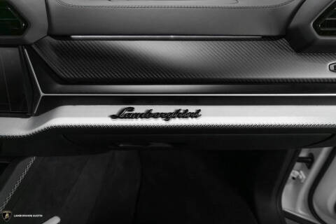 2025 Lamborghini Urus SE