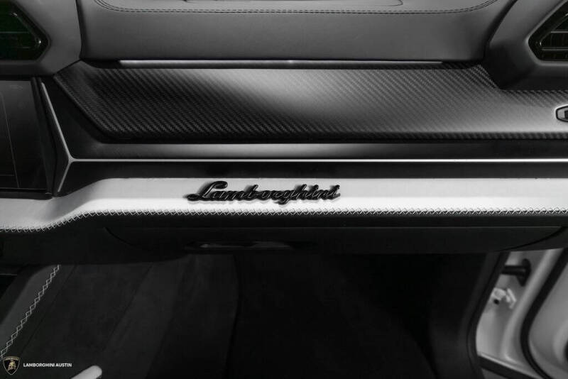 2025 Lamborghini Urus SE