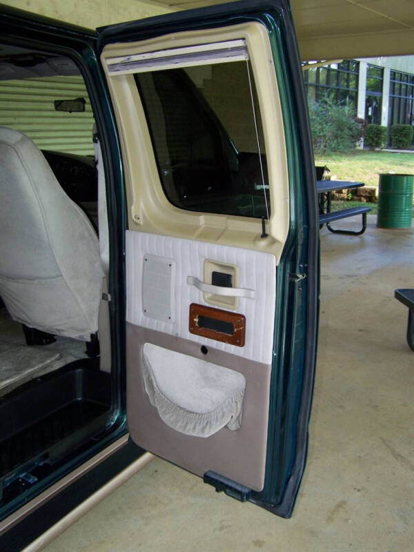 2000 Ford E-Series E-150