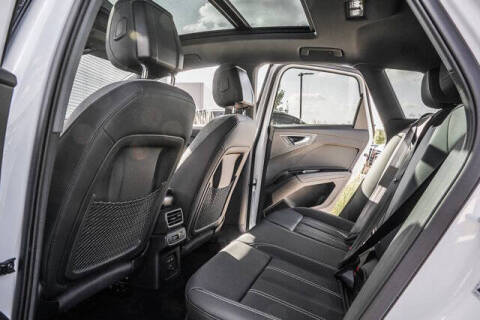 2024 Audi Q4 e-tron quattro Premium Plus 55